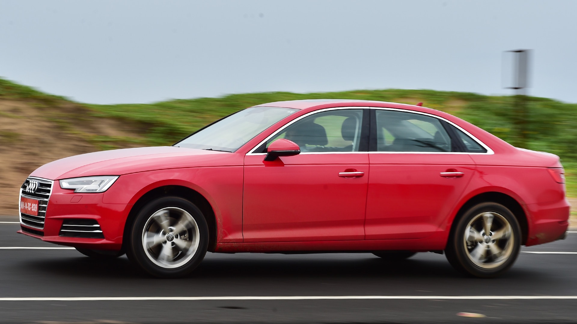 Audi A4 2016 30 TFSI Technology Exterior